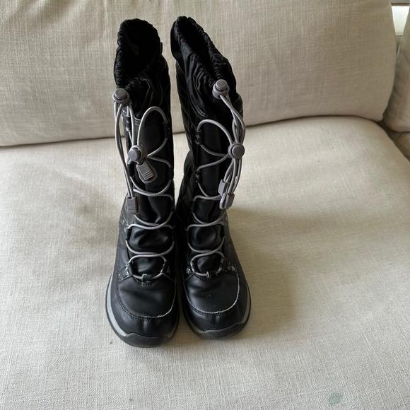 Lands End Snowflake Insulated Winter Boots, Size 3, Black - Picture 3 of 8